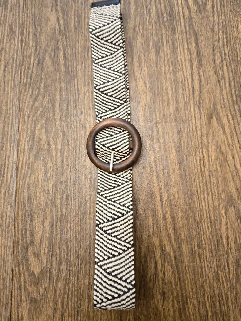 Women's Woven Stretch Black/Cream Belt w/Round Dark Wood Buckle - NWOT